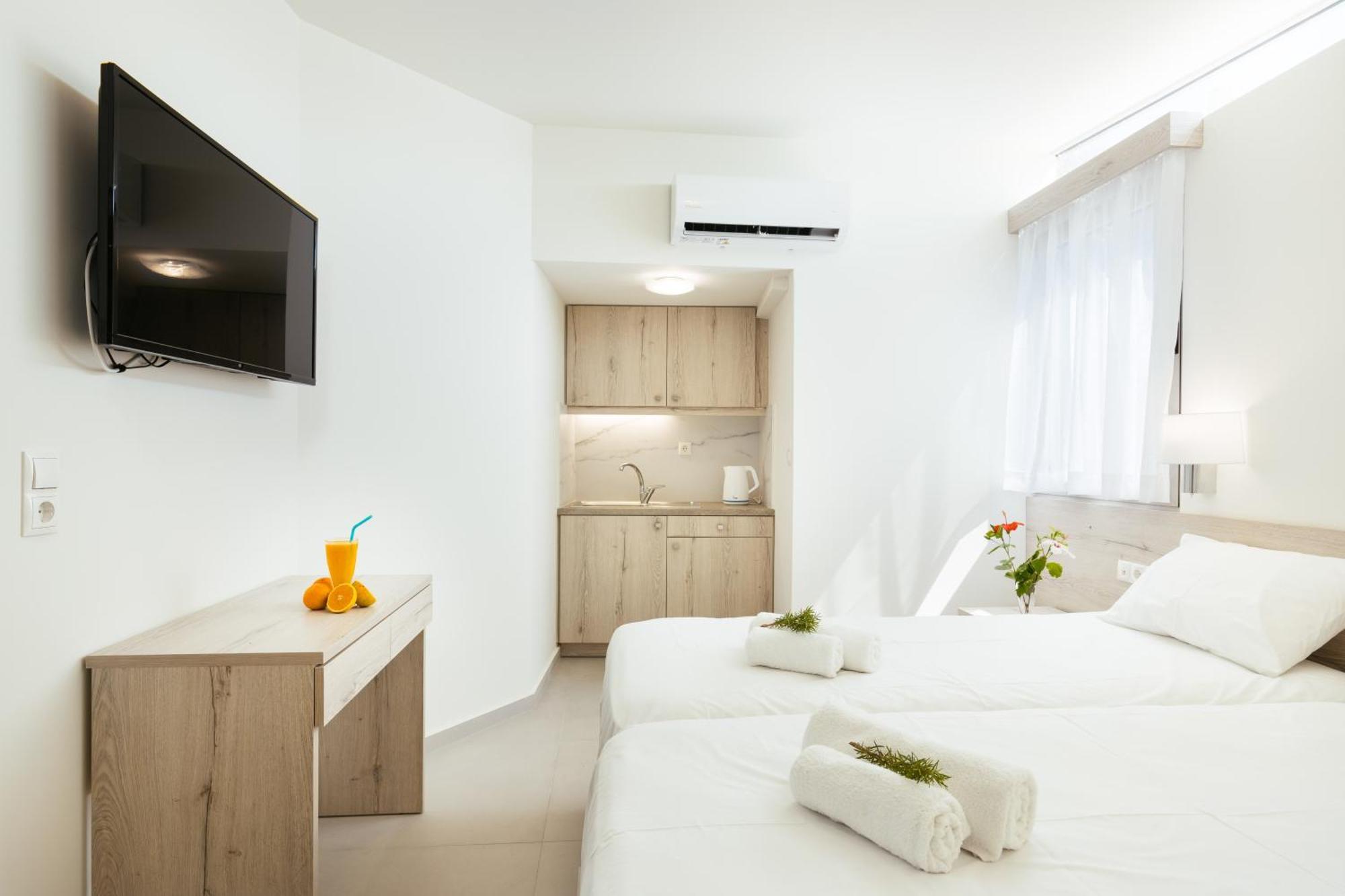Giannis Apts Rodakino Exterior photo