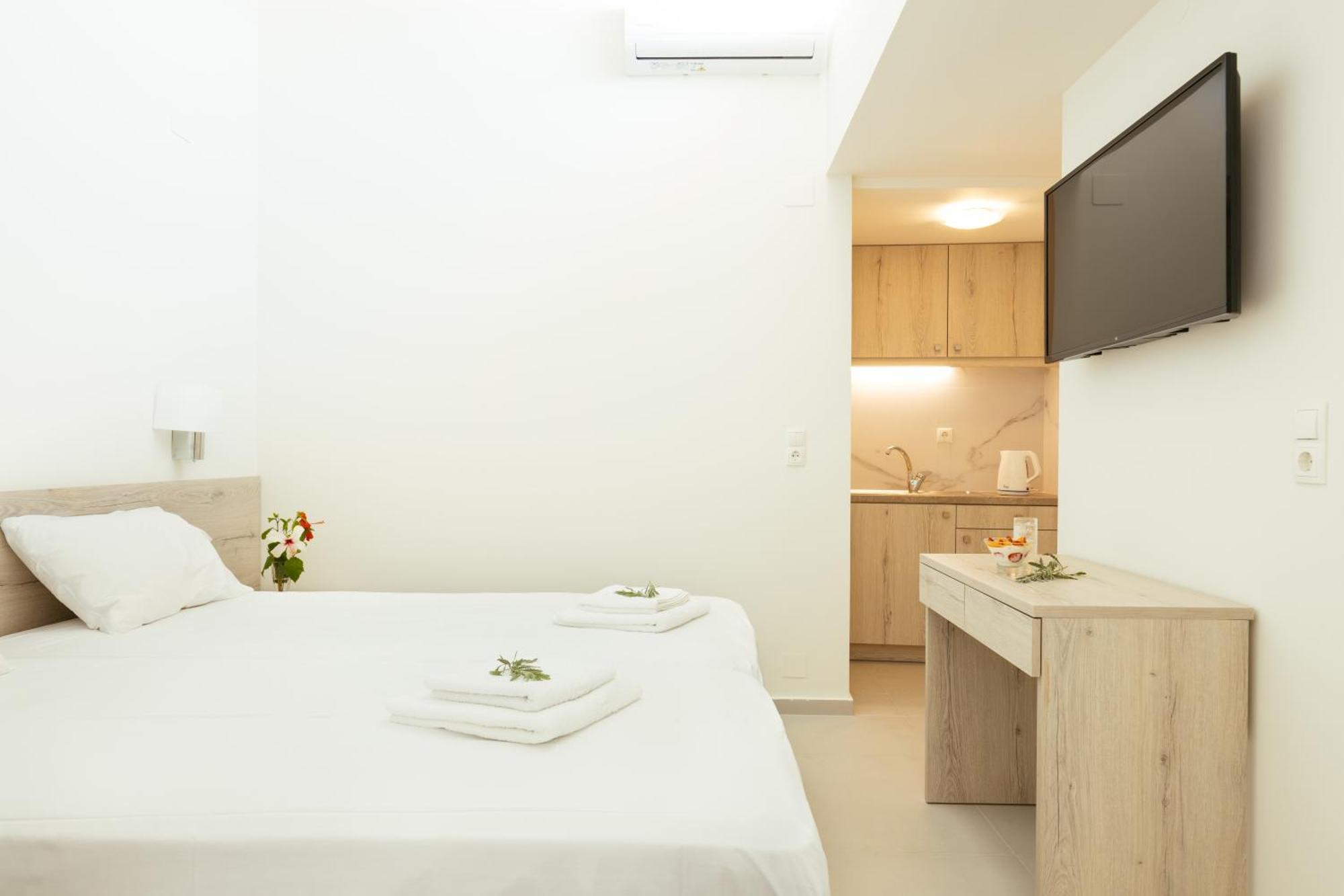Giannis Apts Rodakino Exterior photo